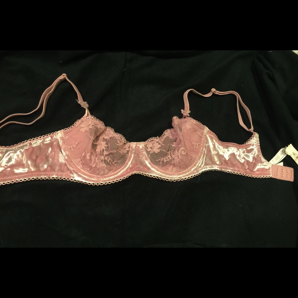 Victoria’s Secret bra 32C